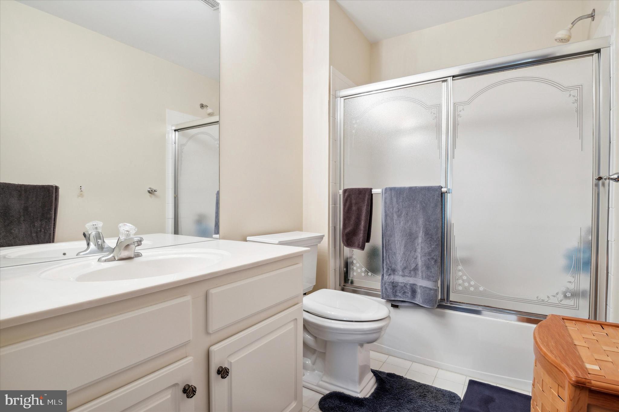 40 Ridings Way, Unit 23 West Chester, PA 19382 - Photo 25 of 33 Jack and Jill Bathroom