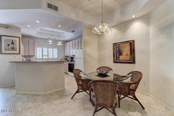 8245 East Bell Road, Unit 128 Scottsdale, AZ 85260 - Photo 11 of 26 Kitchen/Dining