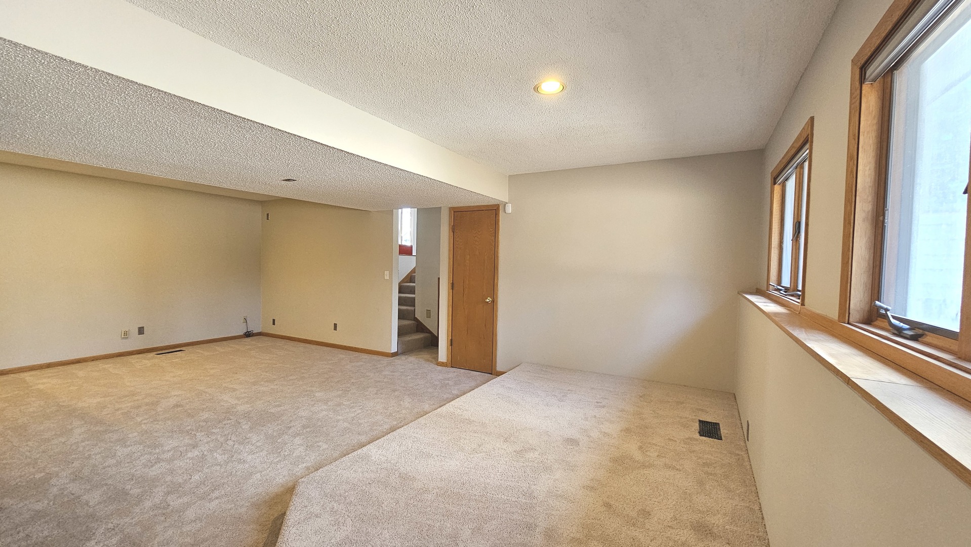 1914 Woodfield Road Champaign, IL 61822 - Photo 44 of 54