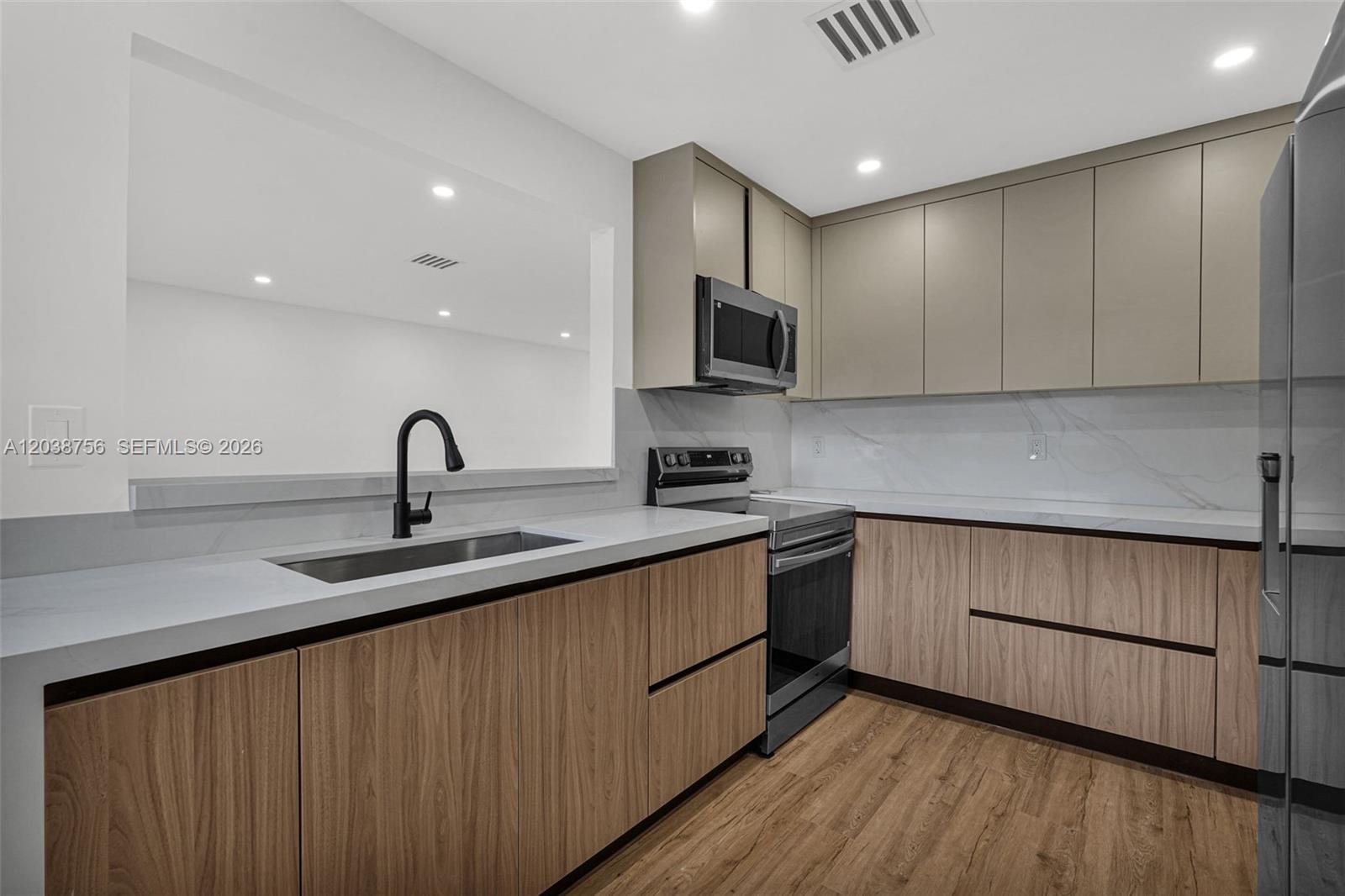 8201 Southwest 42nd Street Miami, FL 33155 - Photo 13 of 71