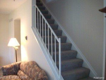 1303 Wagon Wheel Lane, Unit 148 Rochester, MI 48306 - Photo 6 of 10 Wagonwheeldining