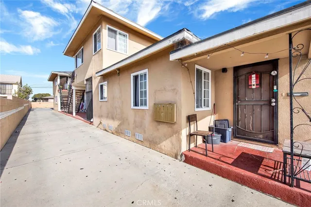 a house view with a outdoor space