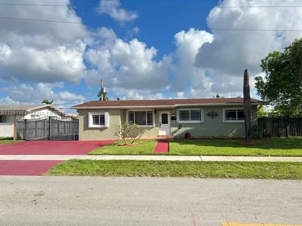 $3,500 | 631 West 50th Street, Unit 631, Hialeah, FL 33012