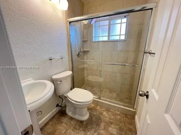 $3,500 | 631 West 50th Street, Unit 631, Hialeah, FL 33012