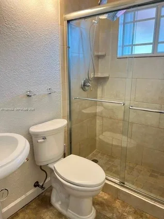 $3,500 | 631 West 50th Street, Unit 631, Hialeah, FL 33012