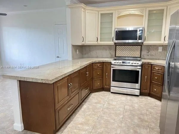 $3,500 | 631 West 50th Street, Unit 631, Hialeah, FL 33012