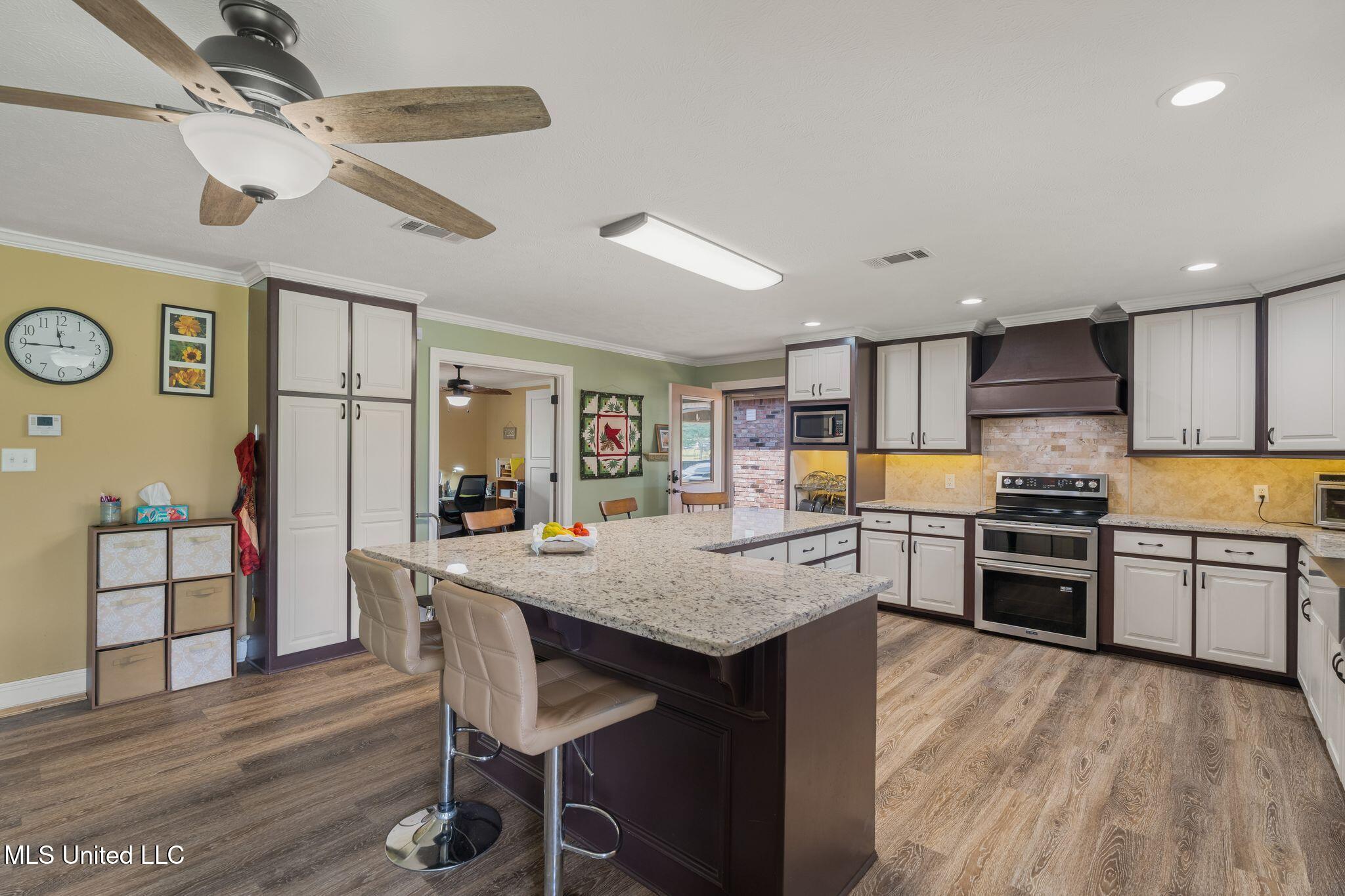 1030 Diane Circle Summit, MS 39666 - Photo 3 of 57 1030_Diane_Cir-4