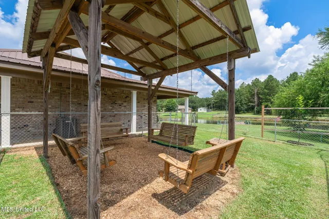 $229,000 | 1030 Diane Circle, Summit, MS 39666