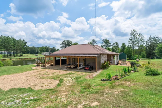 $229,000 | 1030 Diane Circle, Summit, MS 39666