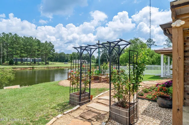 $229,000 | 1030 Diane Circle, Summit, MS 39666