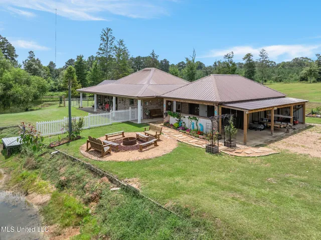 $229,000 | 1030 Diane Circle, Summit, MS 39666