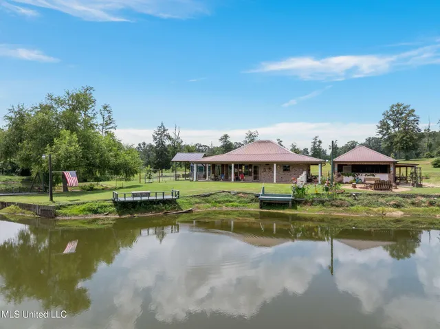 $229,000 | 1030 Diane Circle, Summit, MS 39666