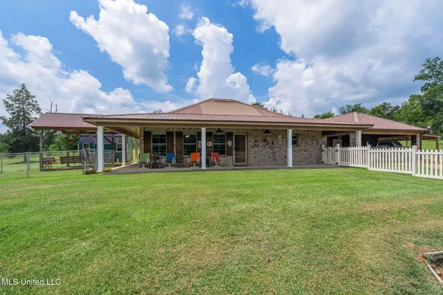 $229,000 | 1030 Diane Circle, Summit, MS 39666