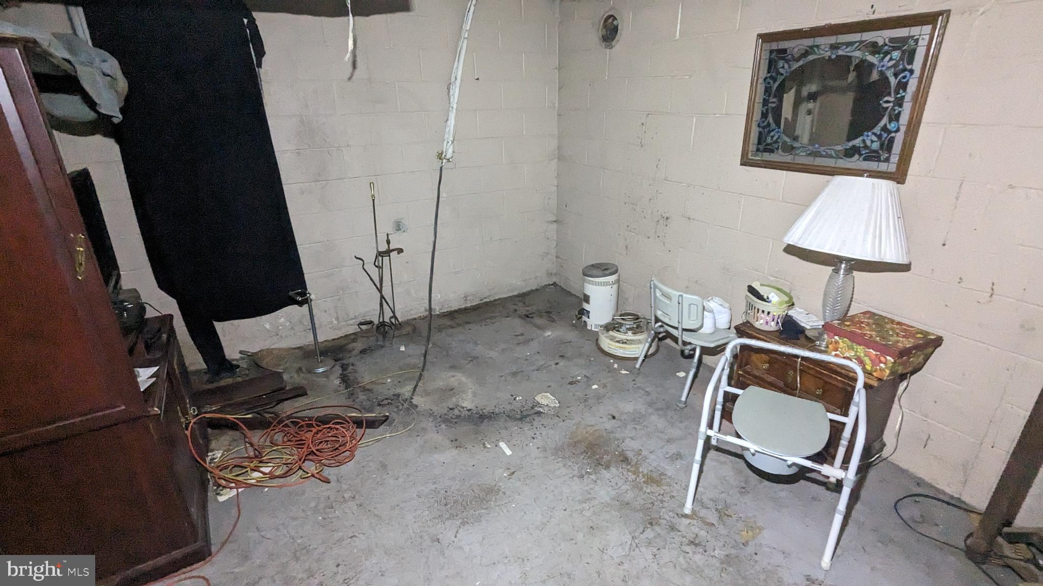 6740 Solomons Island Road North Owings, MD 20736 - Photo 36 of 58 a room with table and chair