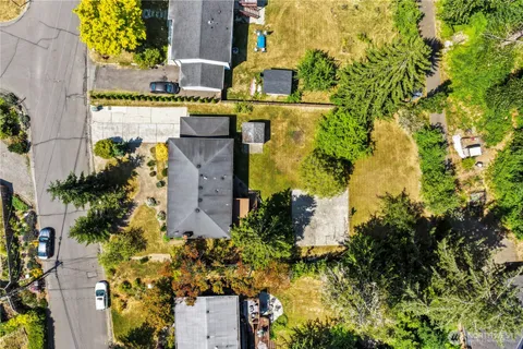 $950,000 | 14556 75th Avenue Northeast, Kenmore, WA 98028