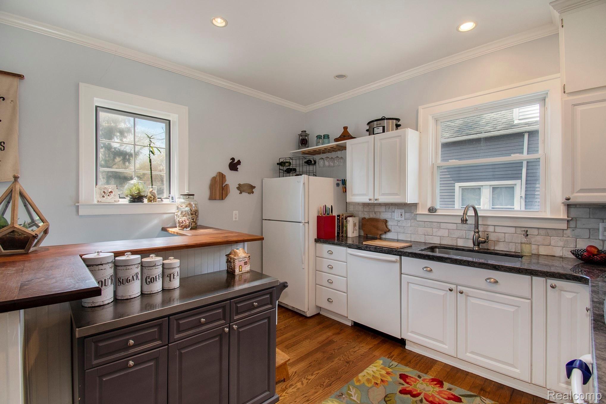 843 Neff Road Grosse Pointe, MI 48230 - Photo 8 of 30 200512 Seletos 843 Neff Road_9.jpg