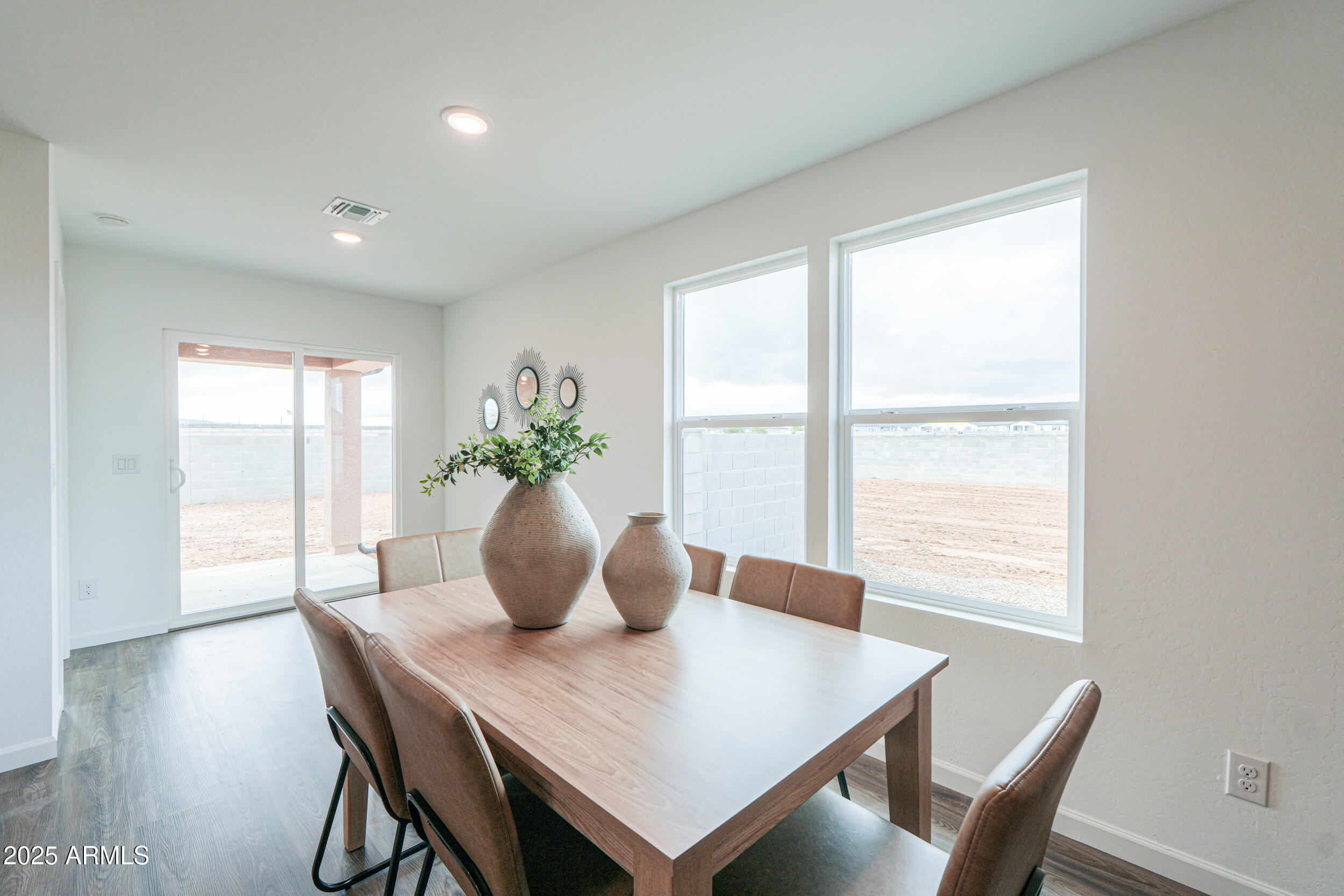 876 Maricopa Road Florence, AZ 85132 - Photo 6 of 8 Model Dining (2)