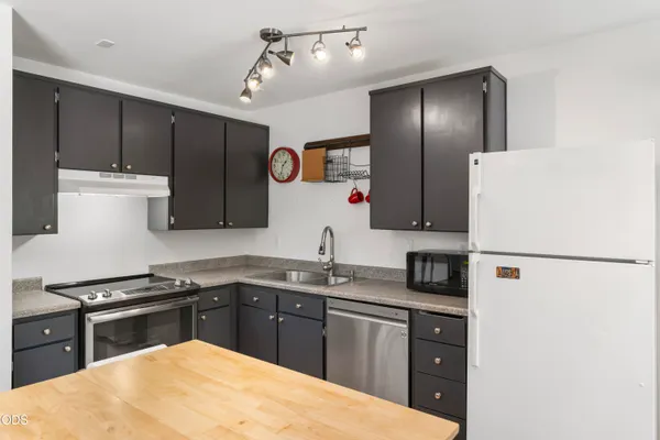 $315,000 | 1630 Southeast Tempest Drive, Unit 10, Bend, OR 97702