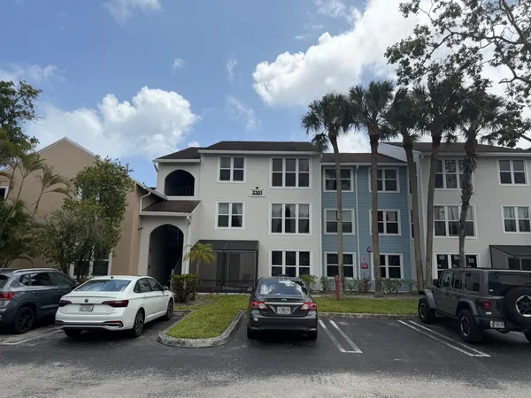 $1,750 | 2301 North Congress Avenue, Unit 32, Boynton Beach, FL 33426