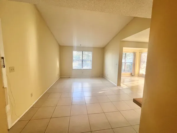 $1,750 | 2301 North Congress Avenue, Unit 32, Boynton Beach, FL 33426