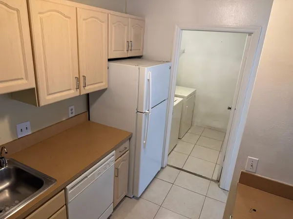 $1,750 | 2301 North Congress Avenue, Unit 32, Boynton Beach, FL 33426