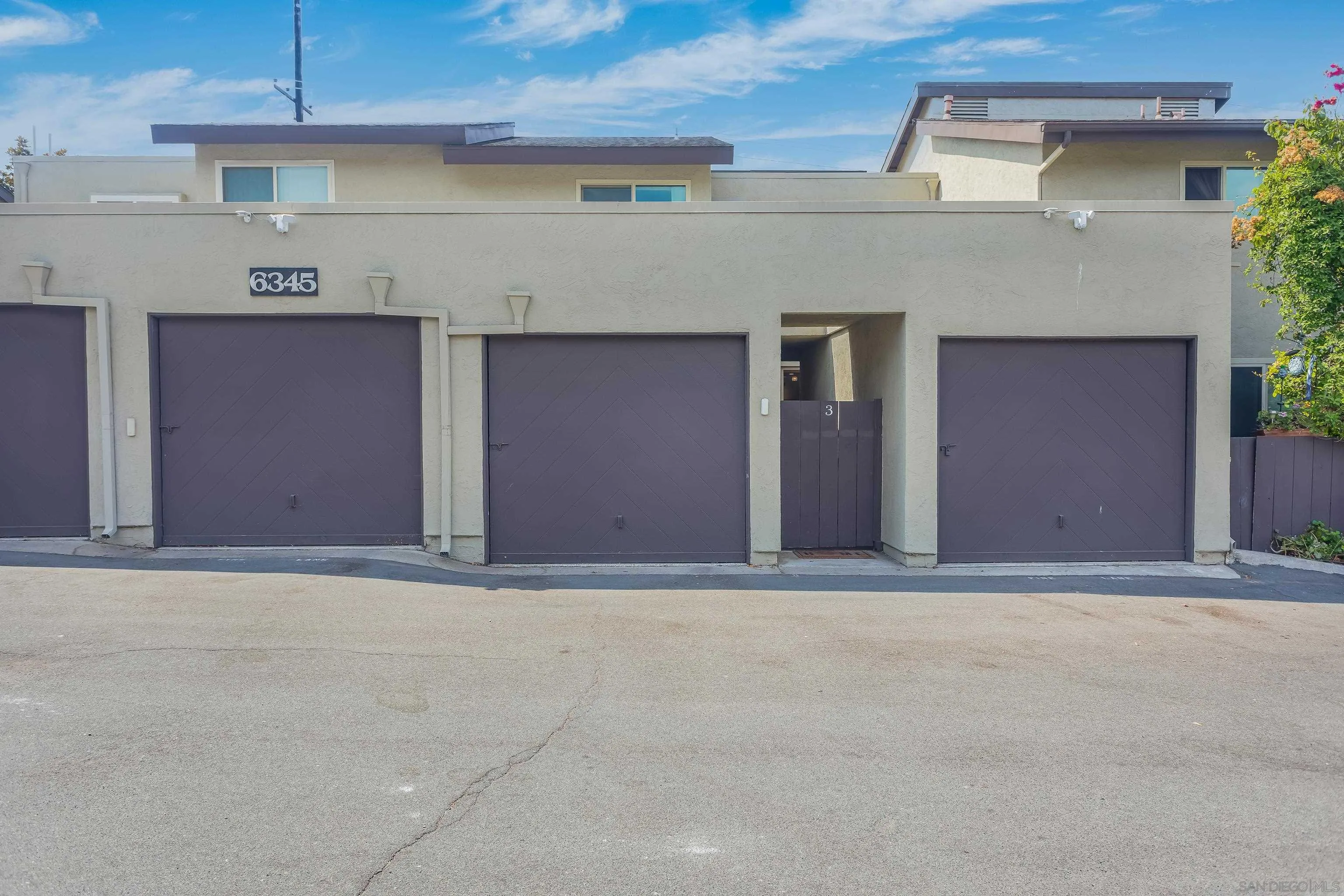 6345 Rancho Mission Road, Unit 3 San Diego, CA 92108 - Photo 35 of 43 a view of an empty room