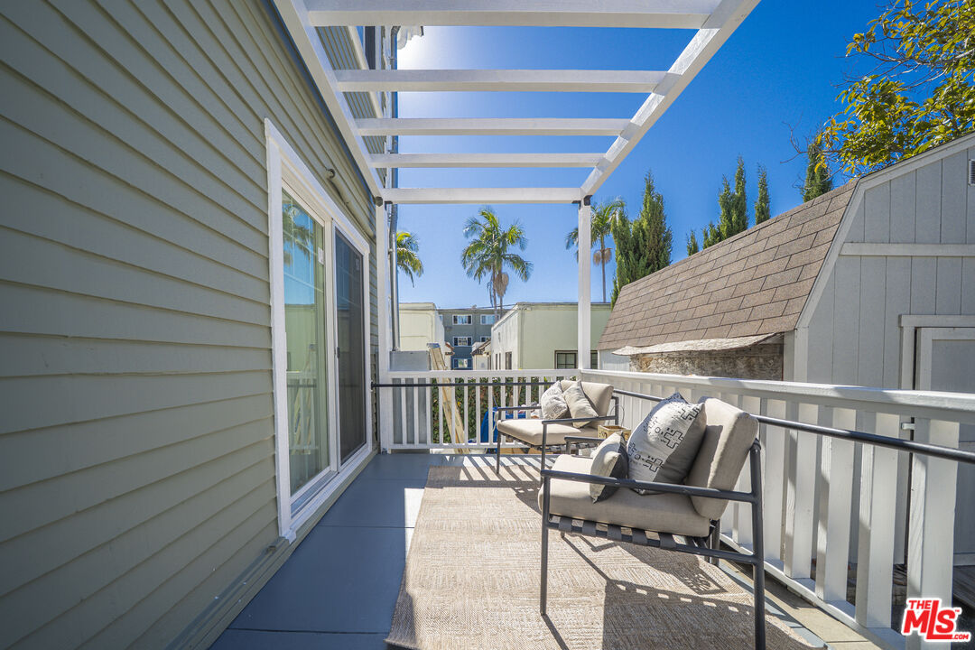 1159 South Norton Avenue Los Angeles, CA 90019 - Photo 7 of 39