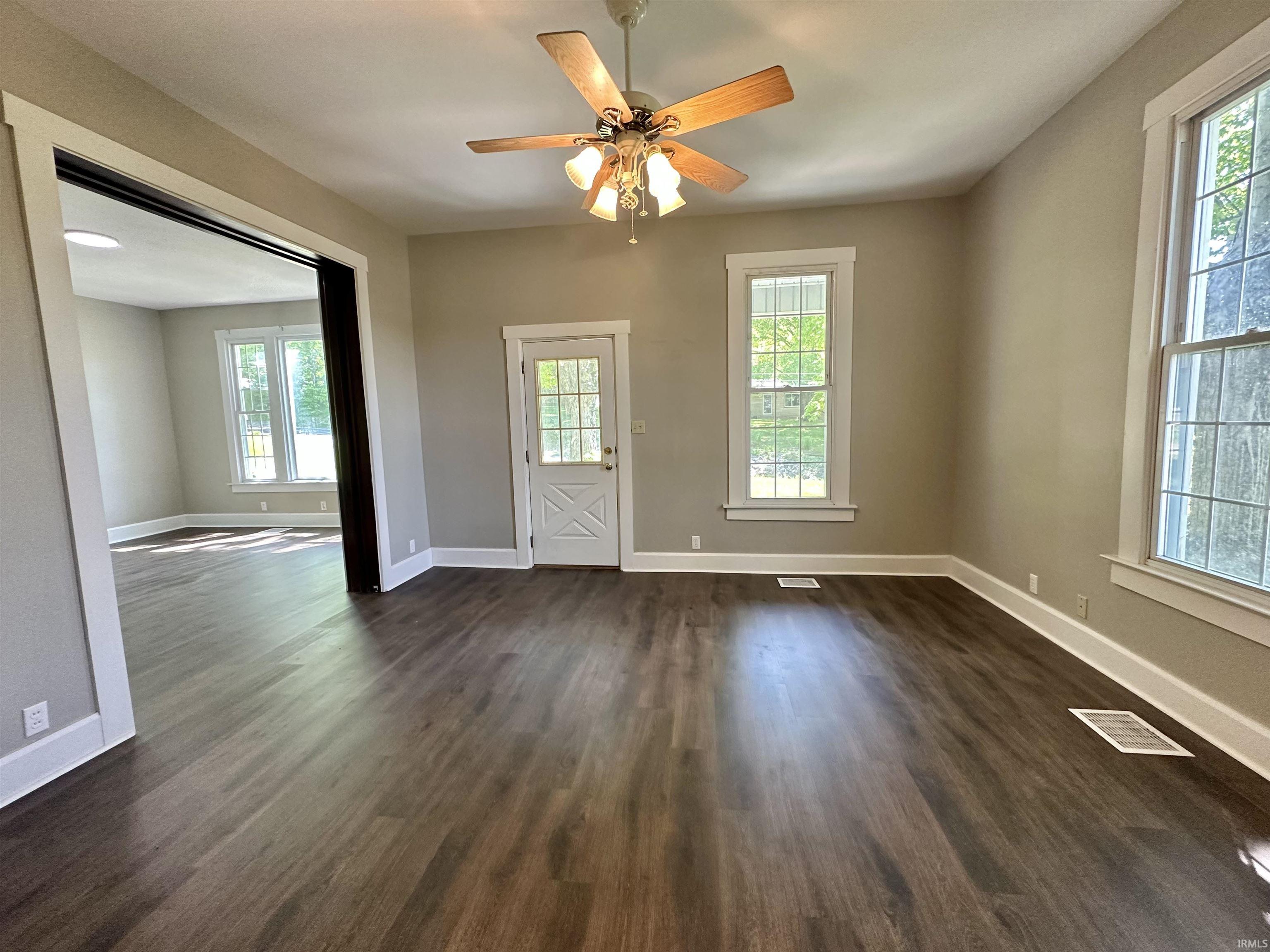 1212 North Red Bank Road Evansville, IN 47720 - Photo 3 of 27