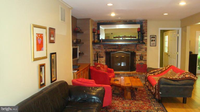 14055 Howard Road Dayton, MD 21036 - Photo 28 of 30 Family Room