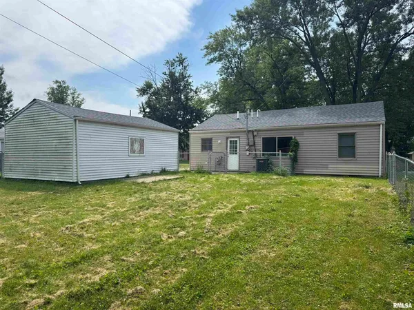 $1,300 | 2914 West 67th Street, Davenport, IA 52806