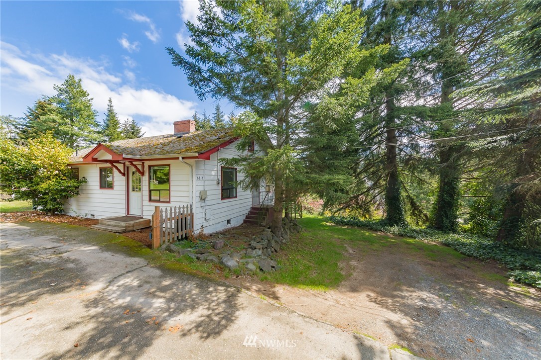 6815 176th Street Southwest Edmonds, WA 98026 - Photo 2 of 36 Gallery Image 2