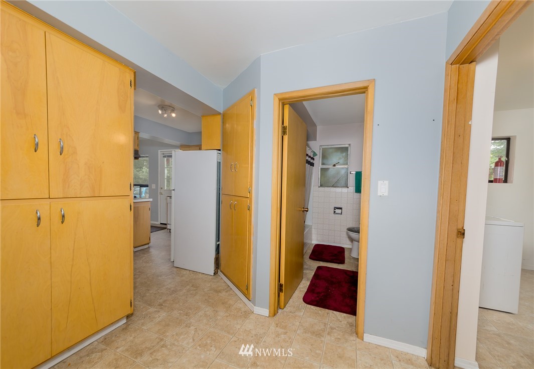 6815 176th Street Southwest Edmonds, WA 98026 - Photo 12 of 36 Gallery Image 12