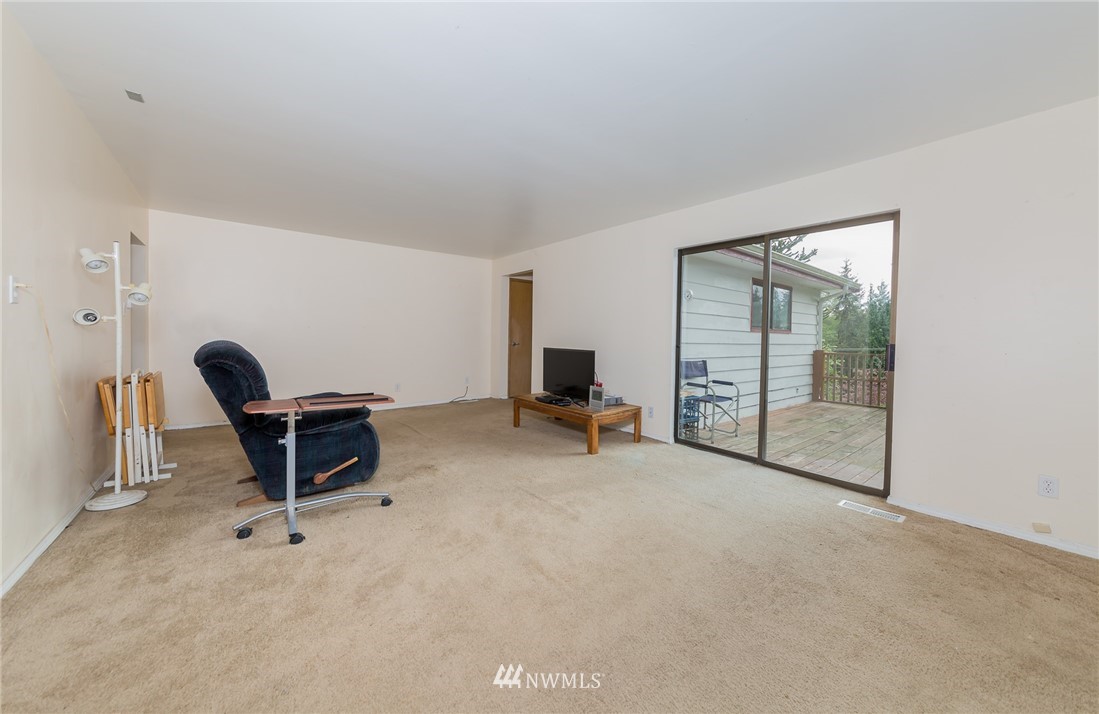 6815 176th Street Southwest Edmonds, WA 98026 - Photo 13 of 36 Gallery Image 13