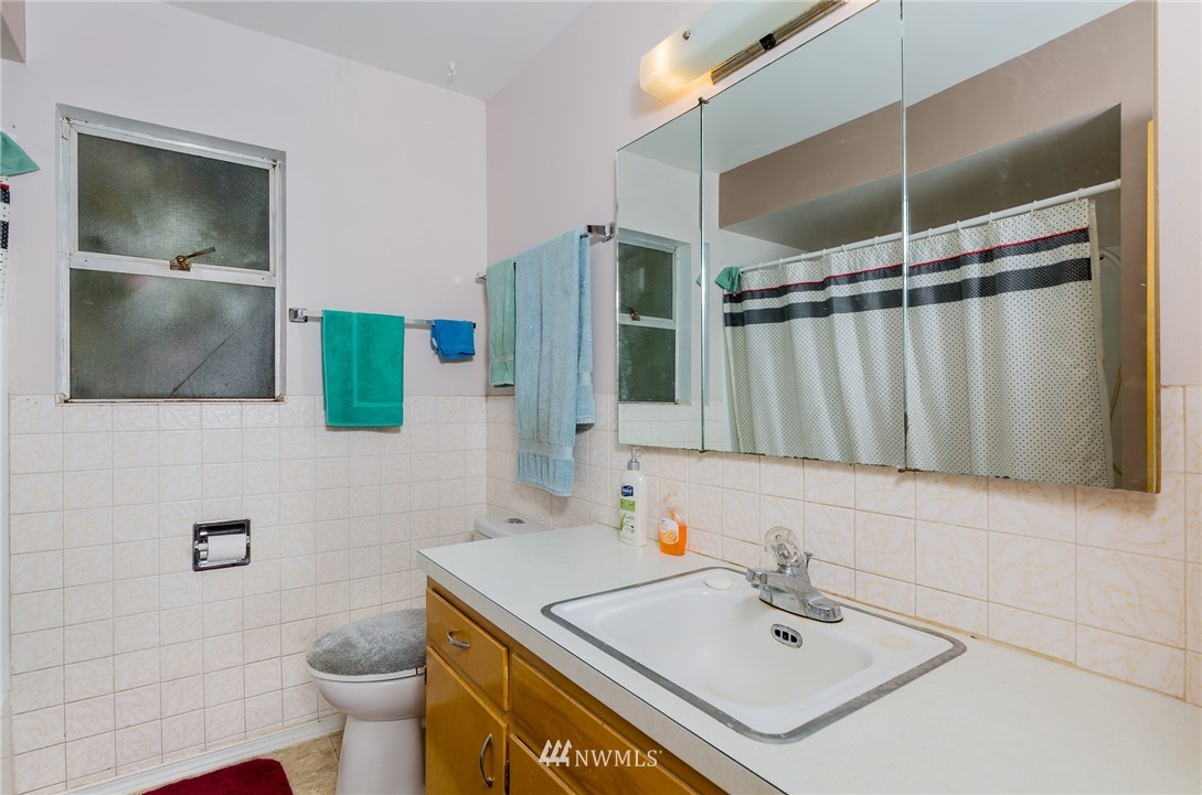 6815 176th Street Southwest Edmonds, WA 98026 - Photo 19 of 36 Gallery Image 19