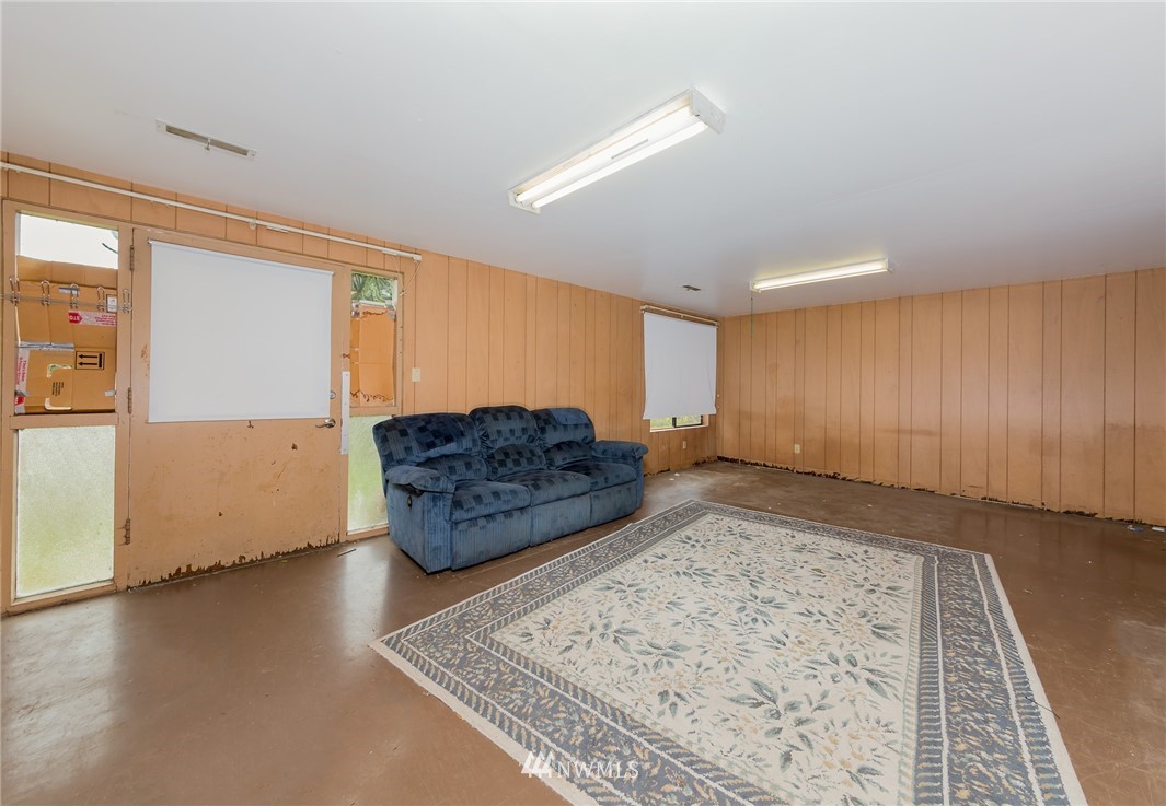 6815 176th Street Southwest Edmonds, WA 98026 - Photo 22 of 36 Gallery Image 22