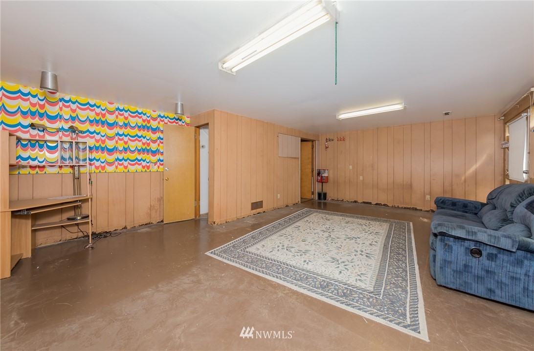 6815 176th Street Southwest Edmonds, WA 98026 - Photo 23 of 36 Gallery Image 23