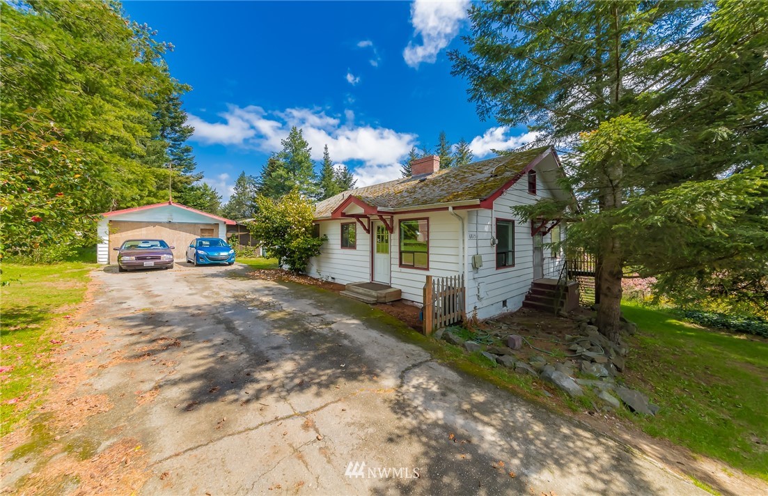 6815 176th Street Southwest Edmonds, WA 98026 - Photo 4 of 36 Gallery Image 4