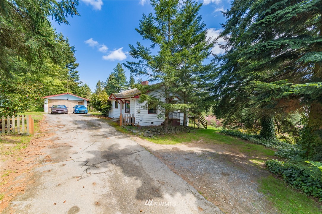 6815 176th Street Southwest Edmonds, WA 98026 - Photo 5 of 36 Gallery Image 5