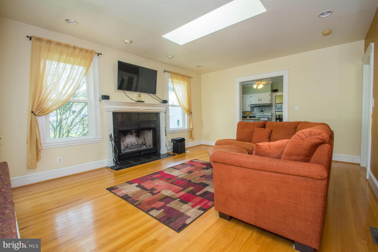 1112 Overbrook Road Baltimore, MD 21239 - Photo 11 of 29 Family Room