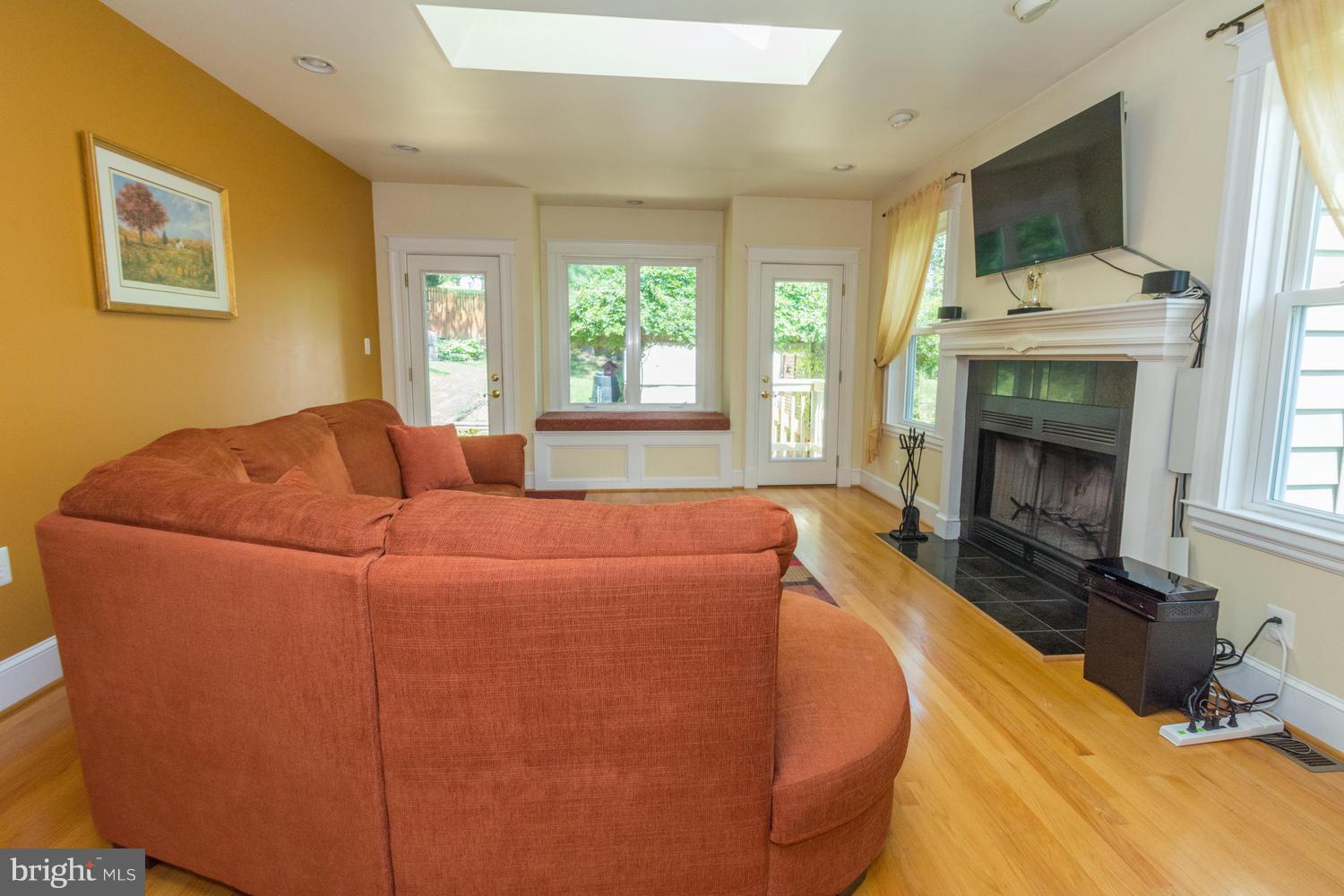 1112 Overbrook Road Baltimore, MD 21239 - Photo 12 of 29 Family Room