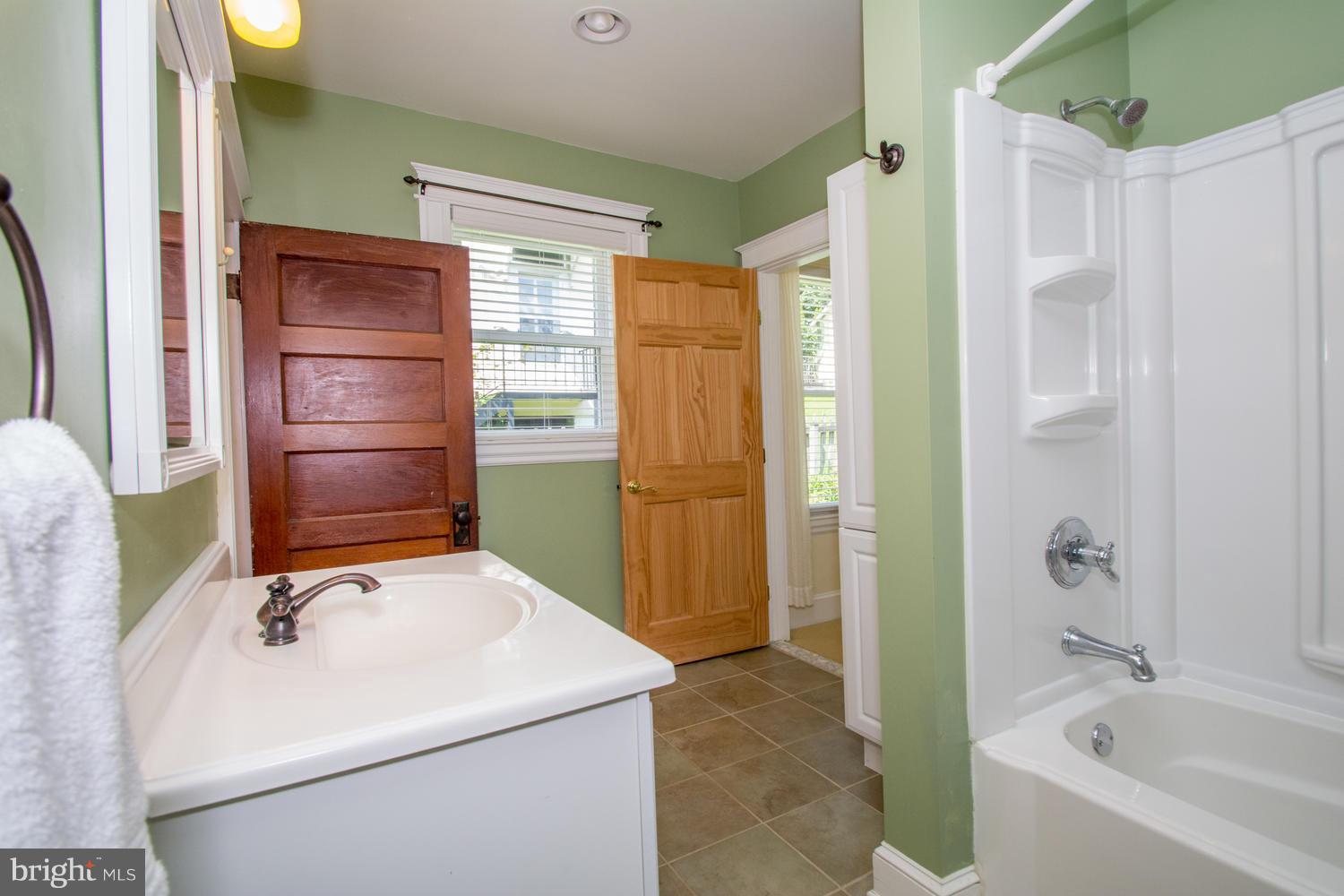 1112 Overbrook Road Baltimore, MD 21239 - Photo 18 of 29 Bath (Master)