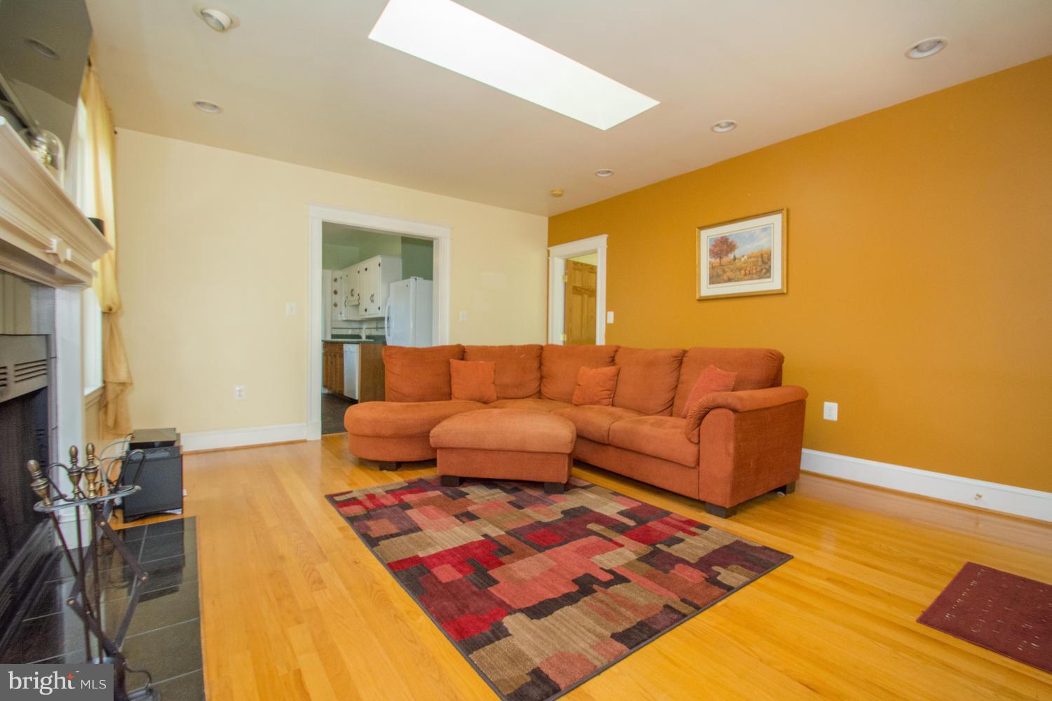 1112 Overbrook Road Baltimore, MD 21239 - Photo 10 of 29 Family Room
