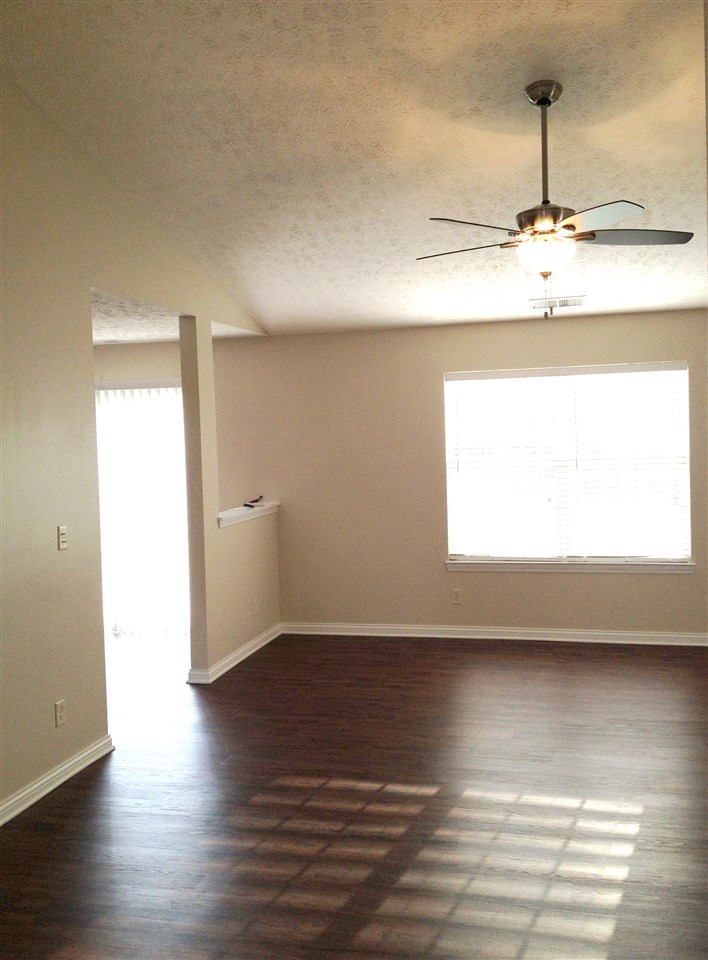 9930 Chatteris Road Evansville, IN 47725 - Photo 3 of 15 Gallery Image 3