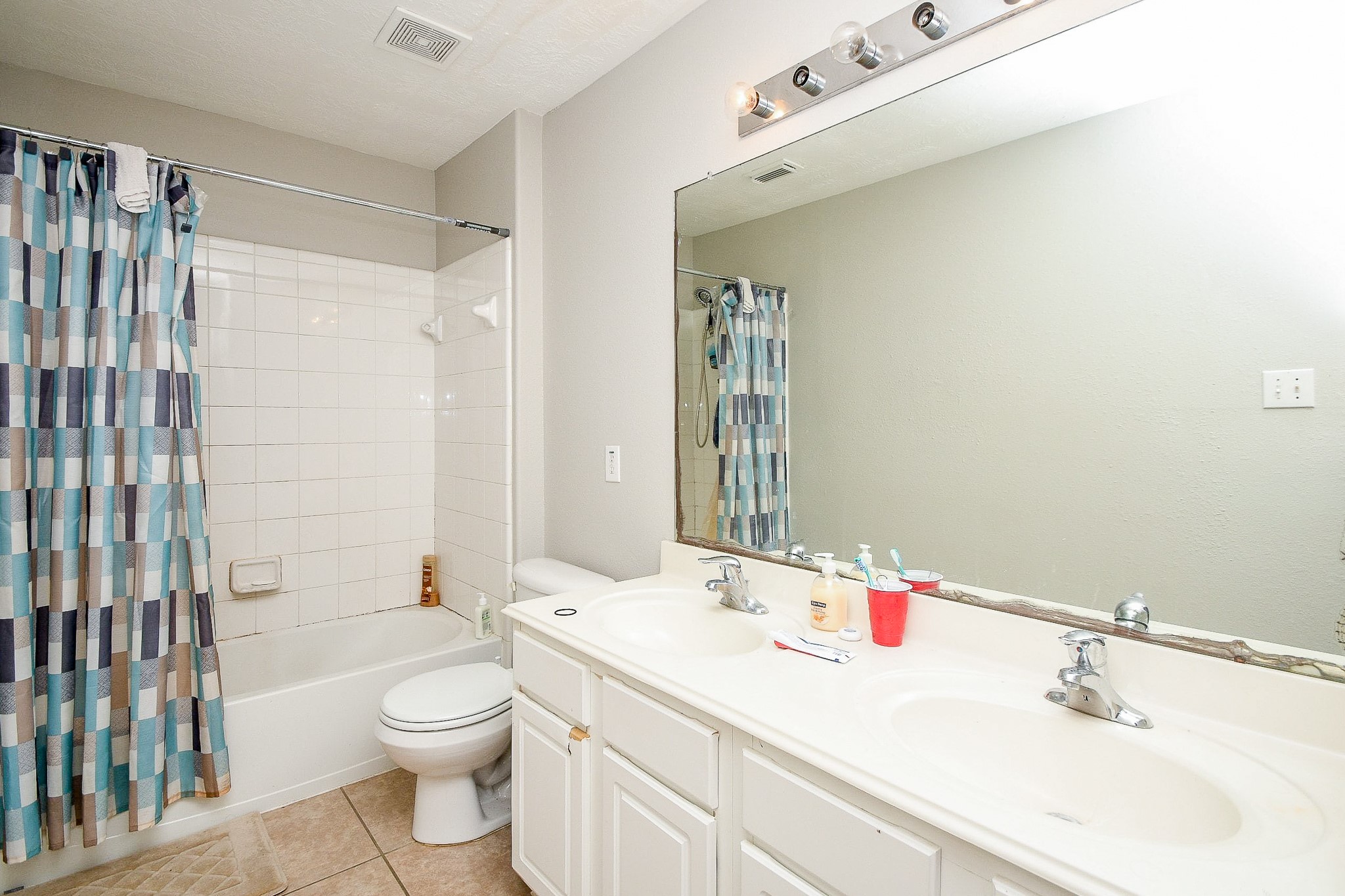 16402 Great Ridge Court Houston, TX 77083 - Photo 14 of 20 Gallery Image 14