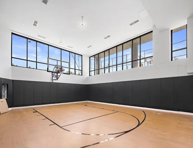 $3,300 | 5711 John F. Kennedy Boulevard, Unit 233, North Bergen, NJ 07047