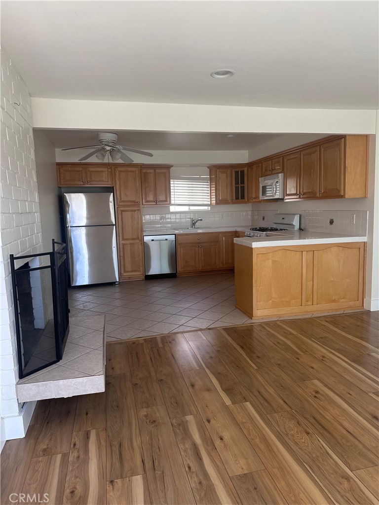 2617 Rockefeller Lane, Unit C Redondo Beach, CA 90278 - Photo 6 of 27