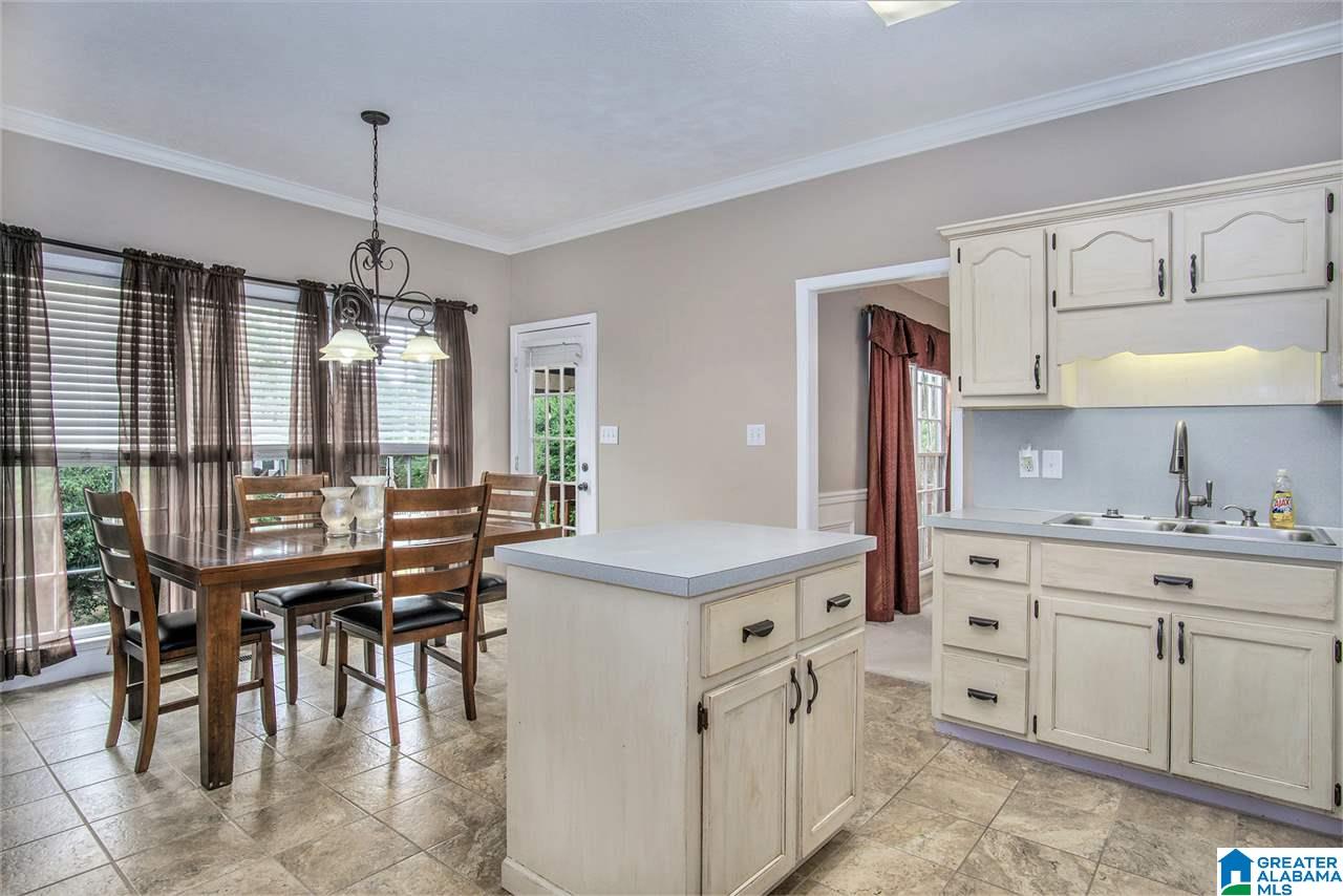 105 Kentwood Way Alabaster, AL 35007 - Photo 8 of 33