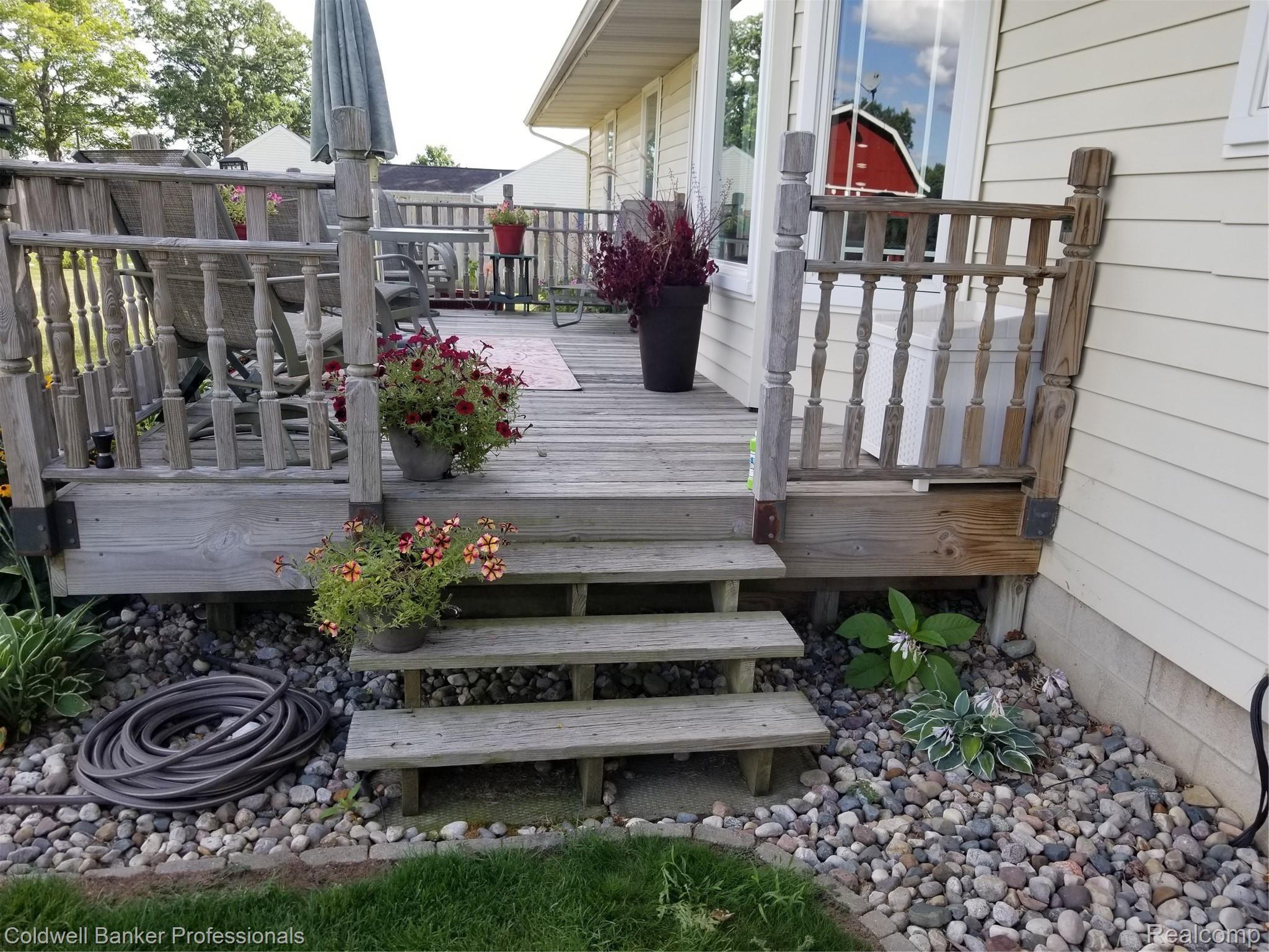 12407 Ruppert Road Perry, MI 48872 - Photo 30 of 37 BACK DECK.jpg