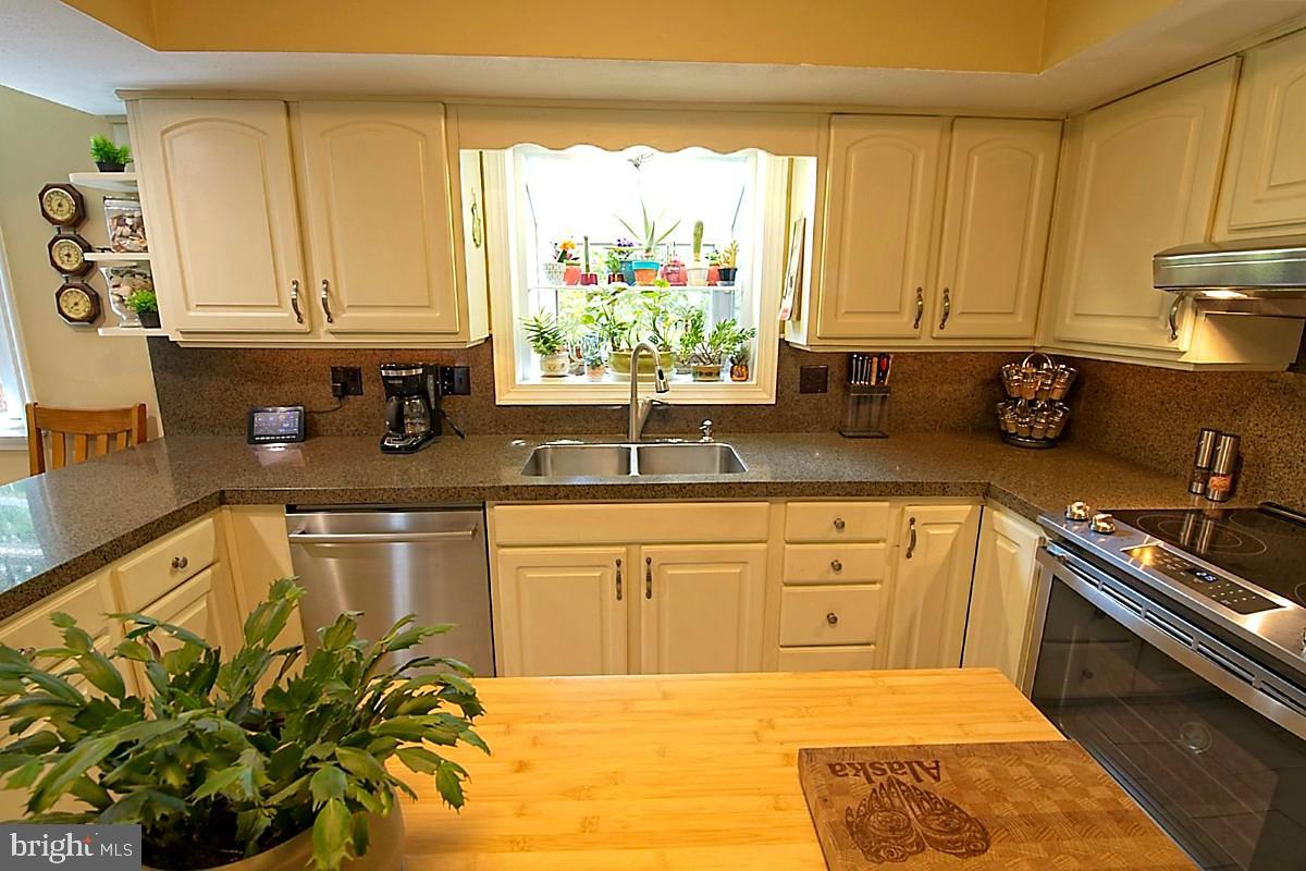 3314 Stump Hall Road Collegeville, PA 19426 - Photo 5 of 55 Plenty of counter space for new recipes.