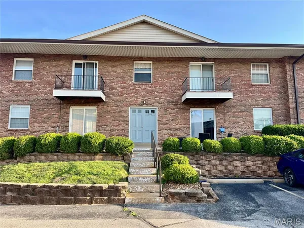 $69,000 | 6954 Colonial Woods Drive, Unit 80, Mehlville, MO 63129